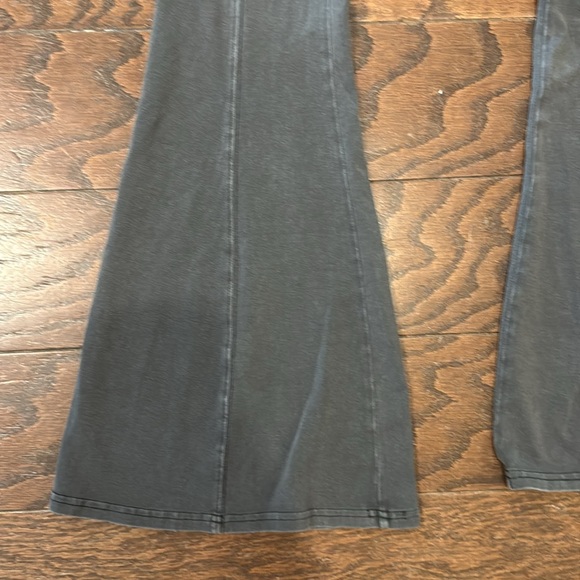 Urban Outfitters grey seamed flare leggings, small - Picture 4 of 7